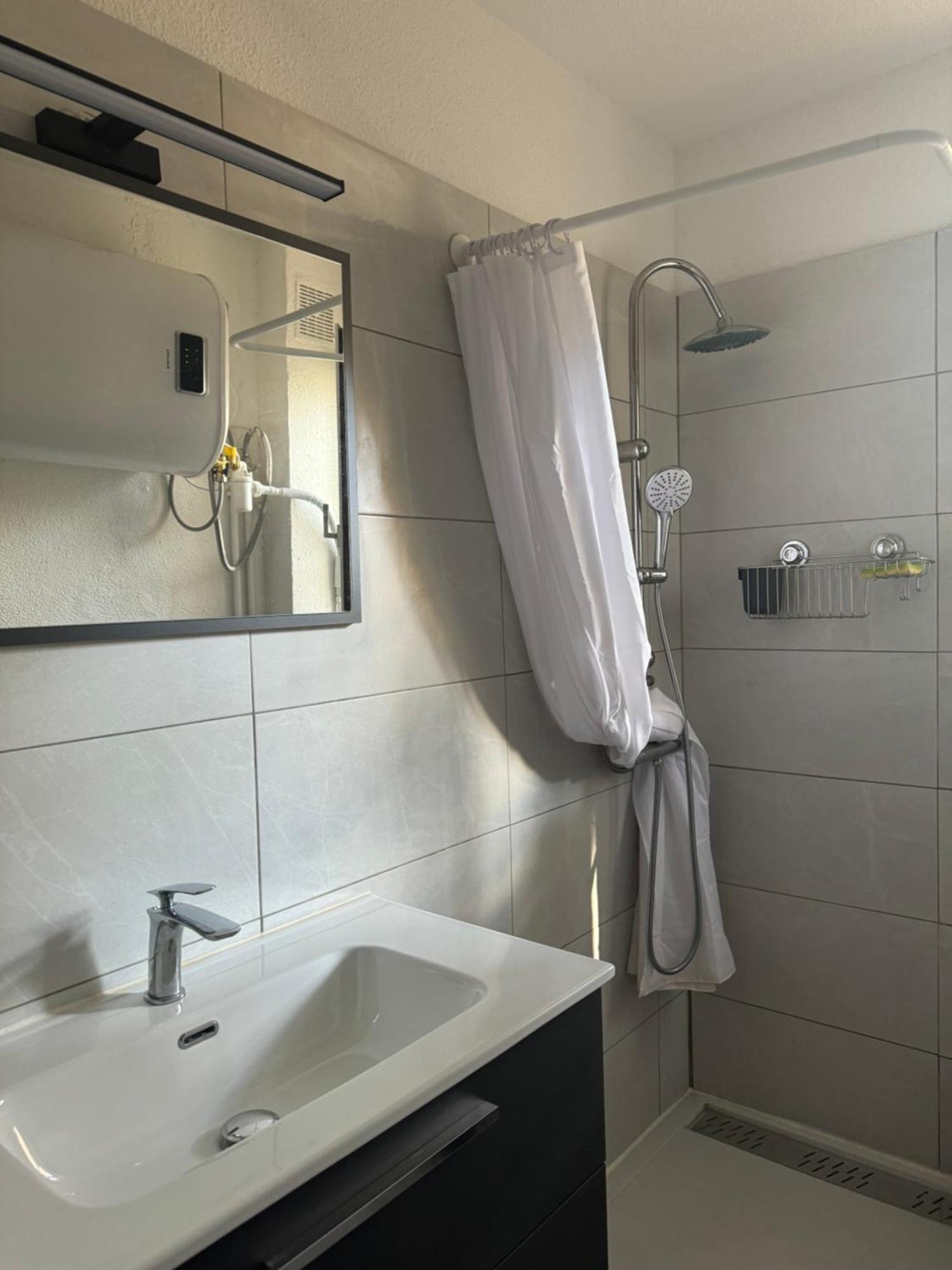 Grand Studio Cabine Proche Plage Et Port Gruissan Dış mekan fotoğraf